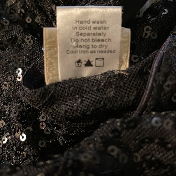 🎉HP! ❤️ Daytrip Black Sequined Cami - Picture 4 of 5